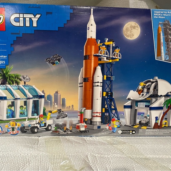 Orange and White Building Set Space Rocket Launch Building Sets & Blocks